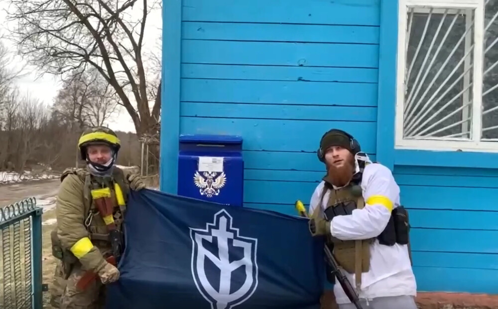 VIDEO: “Nāvi Kremļa tirānam!” parādās ērmīgi video ar ukraiņu formās tērptiem karotājiem Krievijas teritorijā
