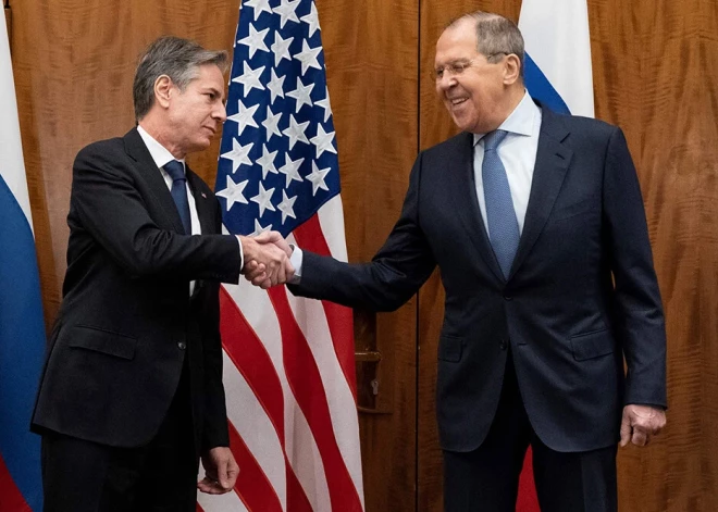 Короткий разговор: Блинкен и Лавров встретились лично впервые с начала войны в Украине