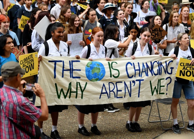 Jaunzēlandē skolēni sāk globālo klimata protestu vilni