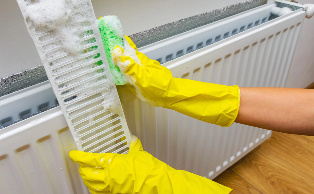 Vai zini, cik bieži ir jātīra radiatori, lai putekļi neapēd siltumu?