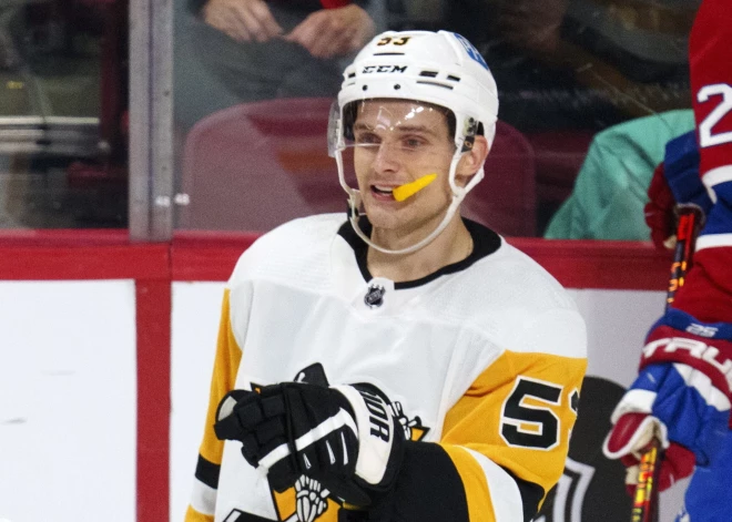 Pitsburgas fani nav iepriecināti – kāpēc aizmainīja Teodoru Bļugeru?