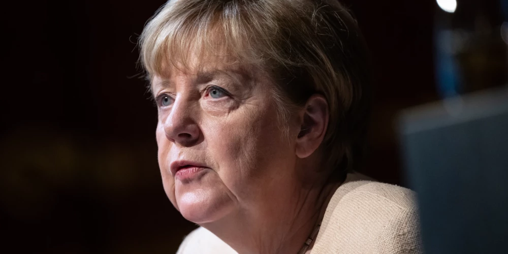 Merkele esot līdzatbildīga par Krievijas iebrukumu Ukrainā