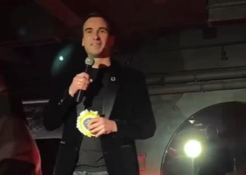 "Никто не скажет тебе, как правильно себя вести и кого любить": Мартиньш Стакис открыл новый гей-клуб в Риге