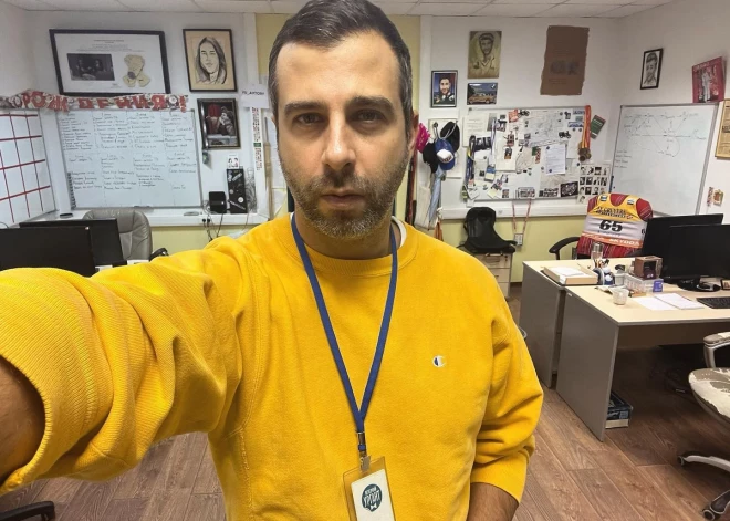 "Все, что я люблю!": Иван Ургант опубликовал редкое фото жены, поздравив ее с 45-летием