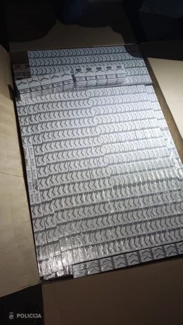 Изъятые сигареты Marlboro