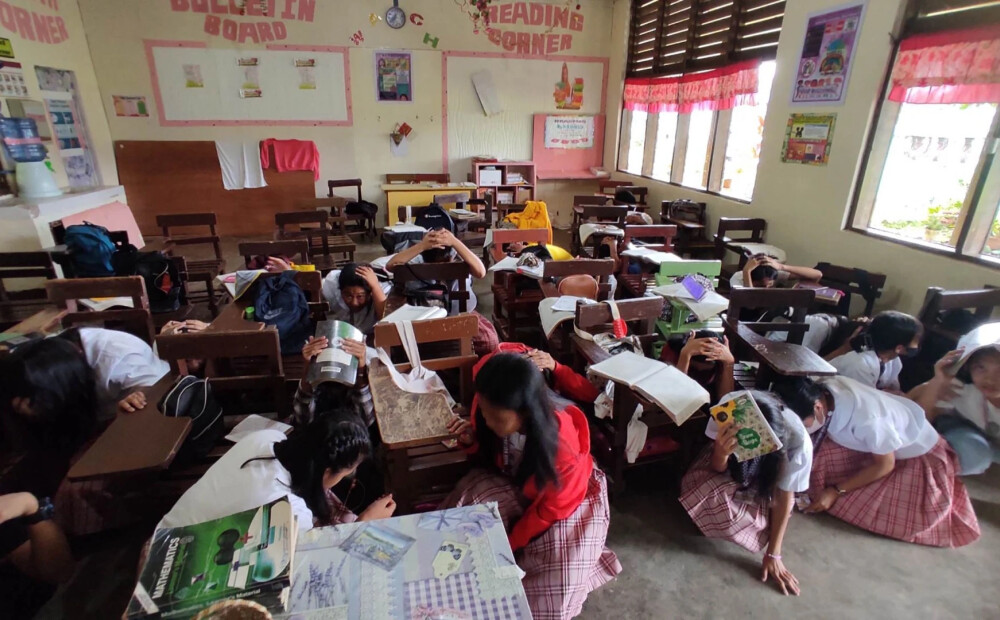 Filipīnas satricina sešas magnitūdas stipra zemestrīce