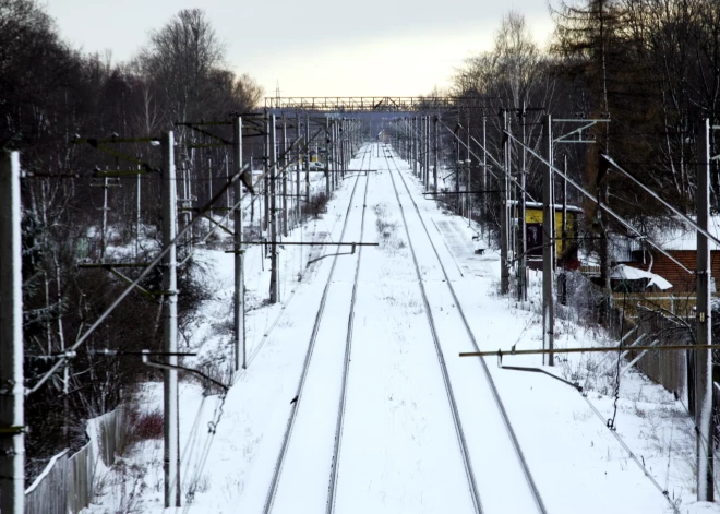 Pasažieru vilciens Rēzekne-Rīga negadījuma dēļ kavē 120 minūtes