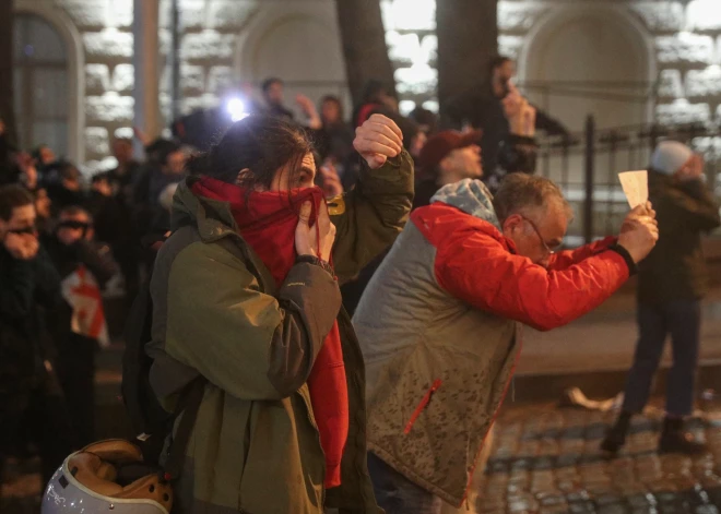 Gruzijas varasiestādes izklīdinājušas demonstrāciju pret "ārvalstu aģentu" likumprojektu