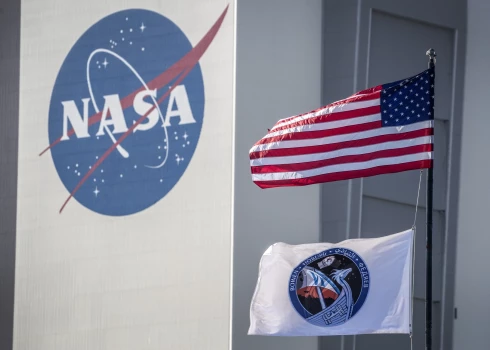 NASA nākamgad plāno nosūtīt lidojumā gar Mēnesi kosmosa kuģi ar astronautiem