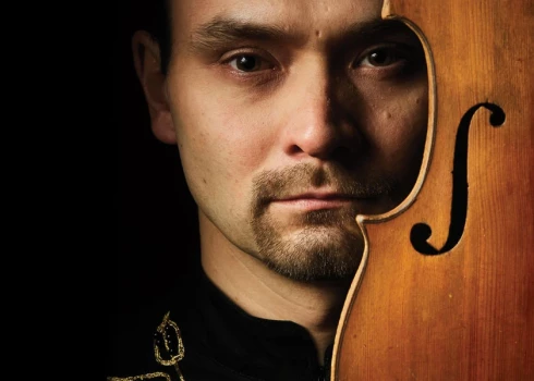 Польского музыканта не пустили на борт самолета со скрипкой Страдивари