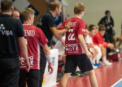 Latvija viesos ar rezultātu 23:36 (10:15) atzina itāļu pārākumu.