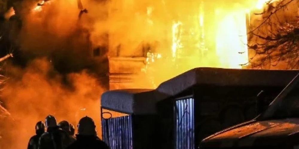 Degošais depo (ekrānuzņēmums)