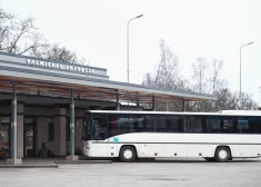 Autobuss Valmieras autoostā.