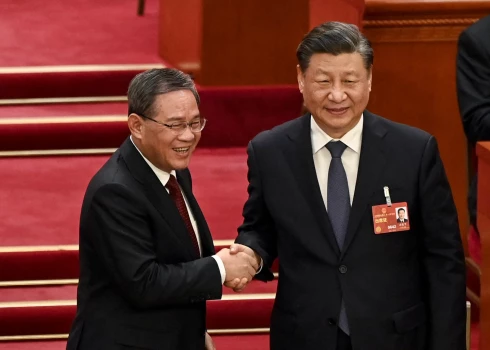 Ķīnas prezidenta sabiedrotais Li Cjans ievēlēts par premjerministru