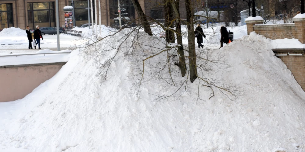 ФОТО: в 2010 году даже в середине марта Рига была покрыта 60-сантиметровым слоем снега!