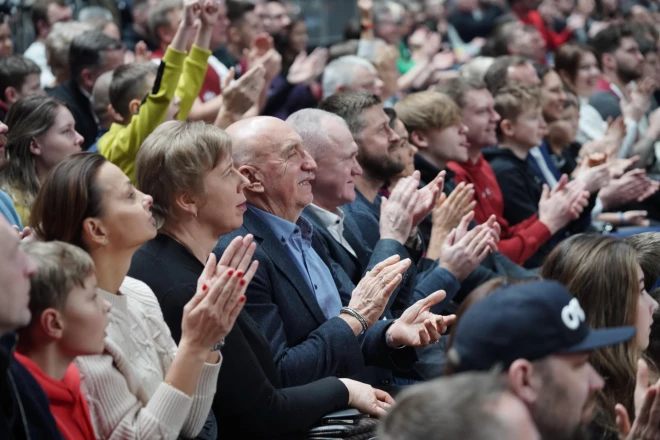 Mīlestība uz sportu Ilzi un Ivaru vienojusi jau kopš abu attiecību pirmsākumiem. Abi no sirds dzīvoja līdzi Latvijas basketbola izlasei, kas cīnījās pret grieķiem.