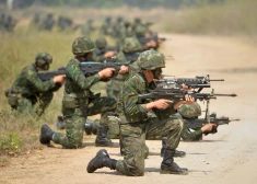 Dienvidkoreja un ASV sākušas pēdējos gados lielākās kopējās militārās mācības