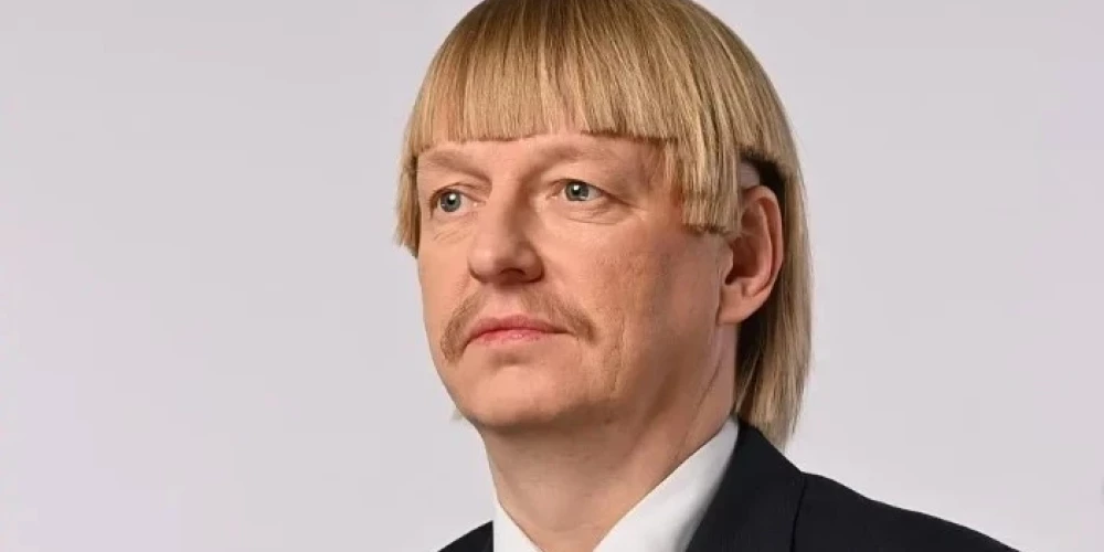 "Izskatās, ka viņam ir kaujas ķivere!" Igaunijas deputāts atzīts par politiķi ar briesmīgāko frizūru