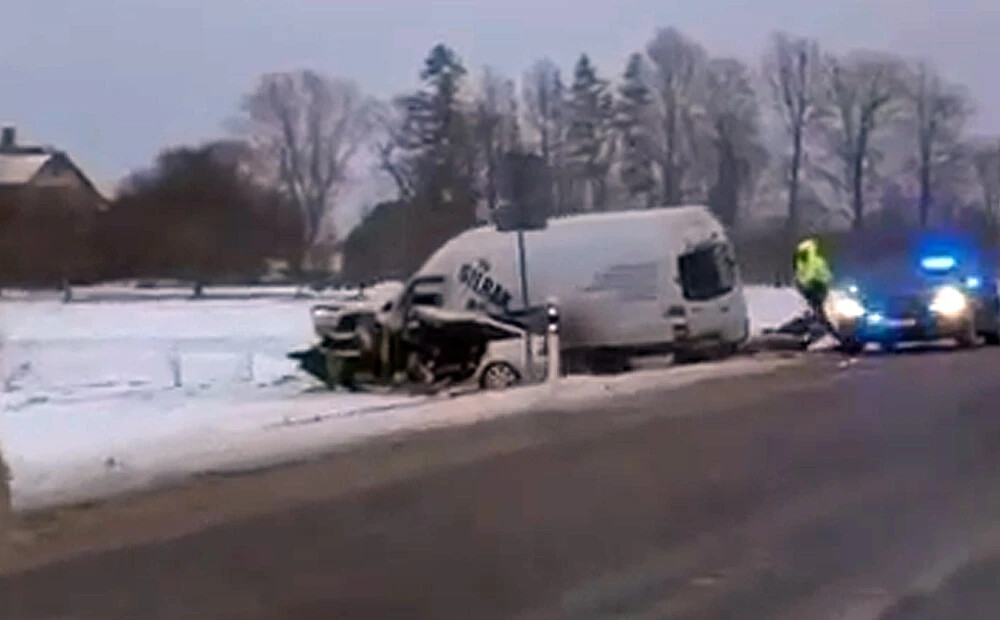 VIDEO: ceļa posmā Jelgava - Dobele noticis smags ceļu satiksmes negadījums