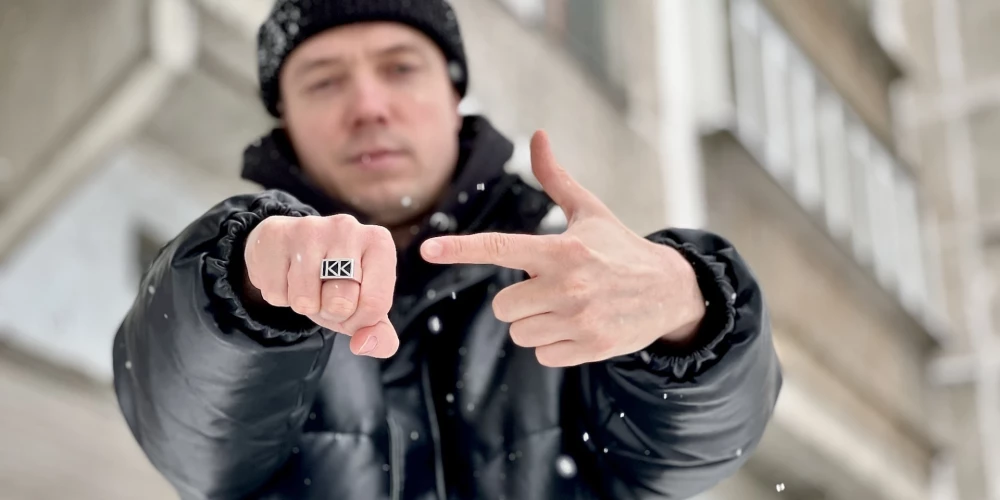 Kaizers ir bītmeikers ar vairāk nekā 15 gadu pieredzi mūzikas producēšanā un studijas ierakstu apstrādē.