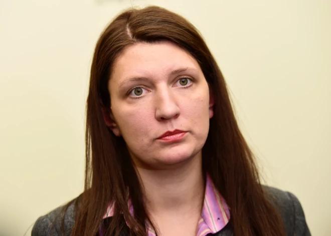 "Высокомерие, неуважение и политическое насилие должны быть остановлены": Ванага критикует изменения в оплате труда педагогов