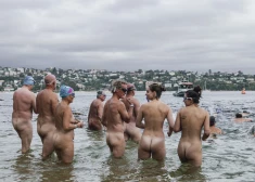 Milzum daudz pliku austrāliešu piedalās ikgadējā peldē "Sydney Skinny"