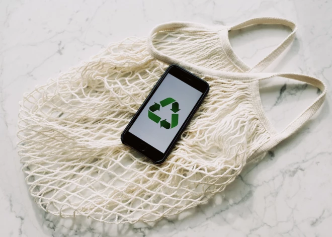 В Латвии внедрена система сортировки и сбора текстиля: какие еще тенденции в моде мы можем ожидать в 2023 году?