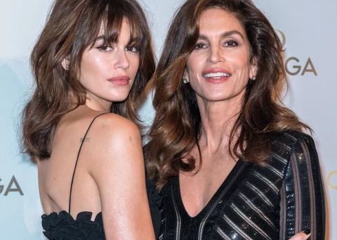 Sindija Krauforde un Kaija Gerbere Omega veikala atklāšanā Sanfrancisko, 2021. gads.