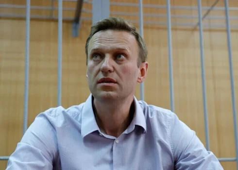   "Весь свой вклад я посвящаю людям, которые противостоят диктатуре и войне": Навальный о присуждении "Оскара" фильму о его отравлении