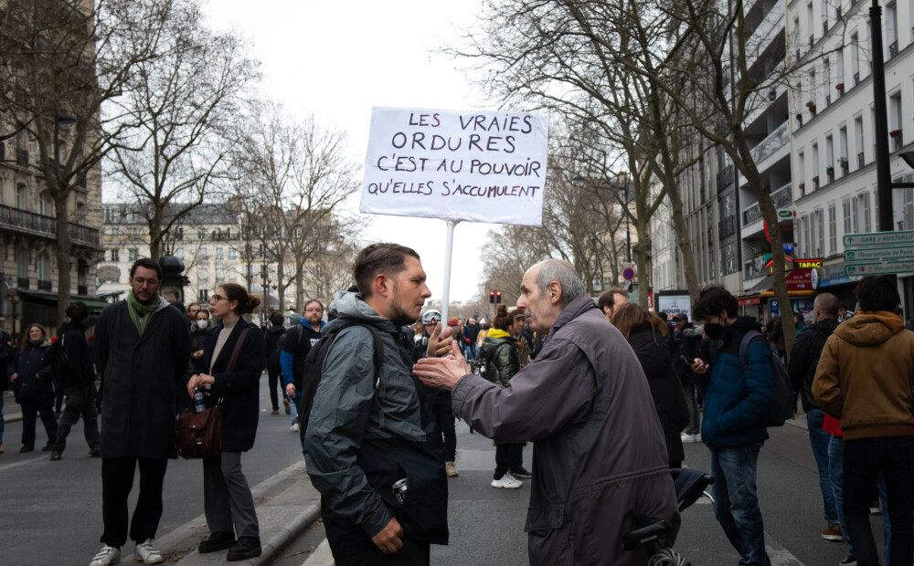 Francijas parlaments balsos par pensiju sistēmas reformu