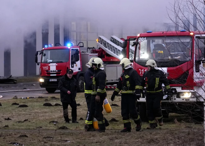 Ночью в Латвии произошло два пожара: людей эвакуировали, один человек погиб