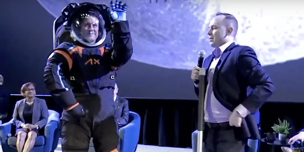 В конце 2025 года в рамках миссии Artemis 3 четверо астронавтов полетят на Луну. (Фото: скриншот видео)