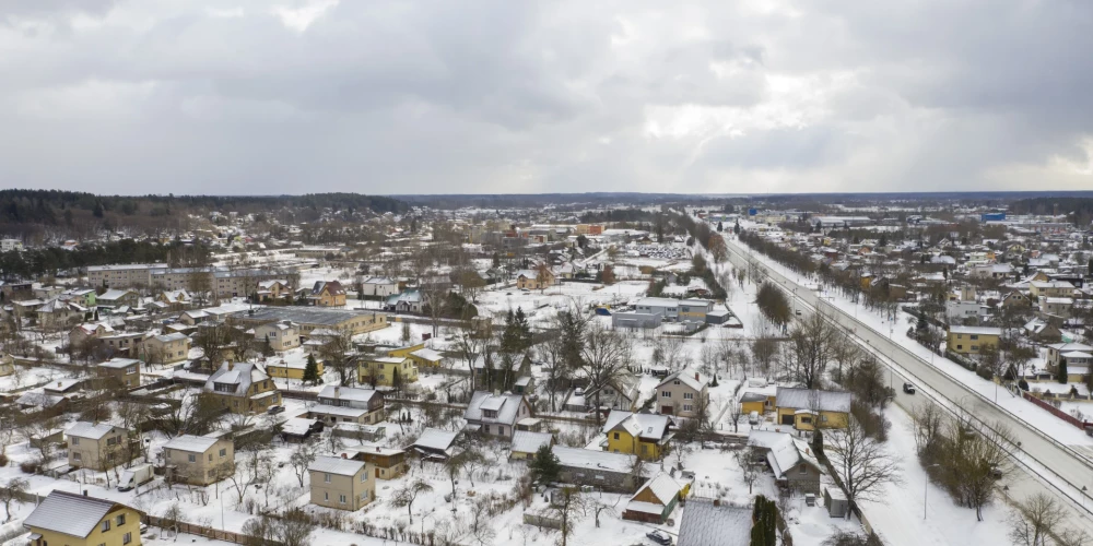 Pierīga ir apzīmējums Latvijas teritorijai, kas atrodas tās galvaspilsētas Rīgas tiešā tuvumā un ir ar to ģeogrāfiski un vēsturiski saistīta. Laika gaitā šajā teritorijā pilnīgi vai daļēji bijušās šādas administratīvas vienības: Rīgas landfogteja; Rīgas patrimoniālais apgabals; Rīgas apriņķis; Rīgas rajons.