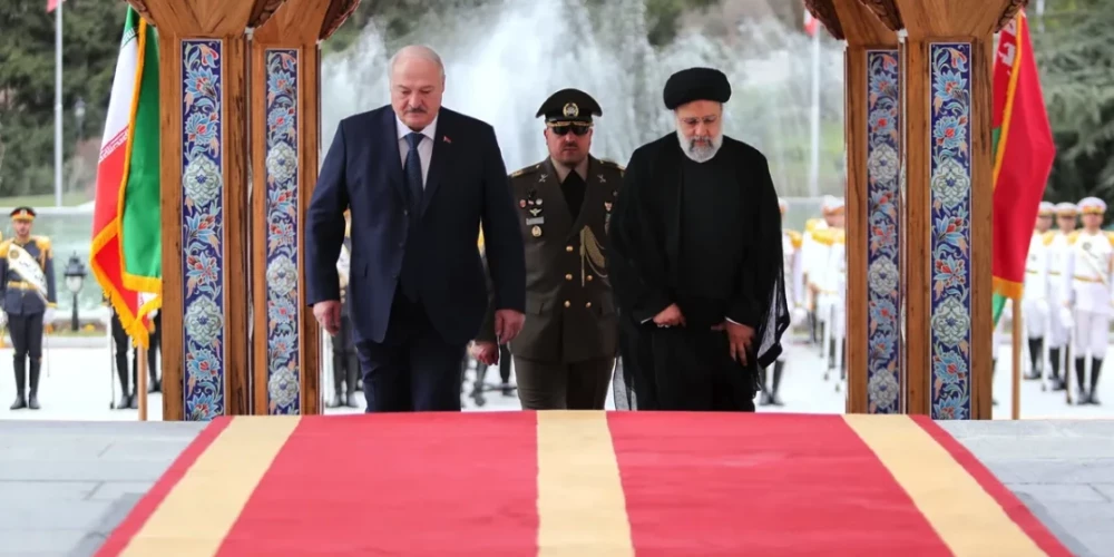 Дальняя дорога на дальнюю дугу: зачем Лукашенко ездит в Китай, Иран и Зимбабве