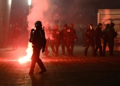 Протесты против пенсионной реформы вспыхнули во многих городах Франции. (Фото: AFP/Scanpix)