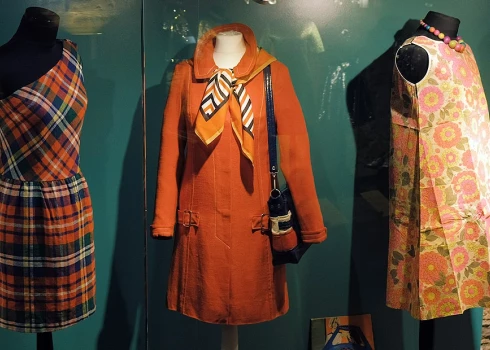 Video: 60. gadu kosmiskās tendences Modes muzejā