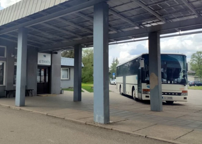 Rūjienieši neslēpj sašutumu par lēmumu slēgt pilsētas autoostu