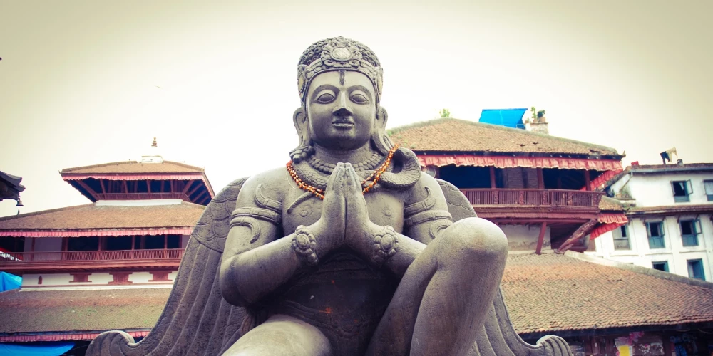 Katmandu ir Nepālas galvaspilsēta un lielākā pilsēta valstī. Nepālas politiskais, ekonomiskais, kultūras un tūrisma centrs. Pilsēta atrodas valsts centrālājā daļā, Katmandu ielejā 1400 metrus virs jūras līmeņa. 2021. gadā tajā dzīvoja vairāk nekā 840 000 cilvēku, bet Katmandu aglomerācijā - apmēram 3 miljoni cilvēku.