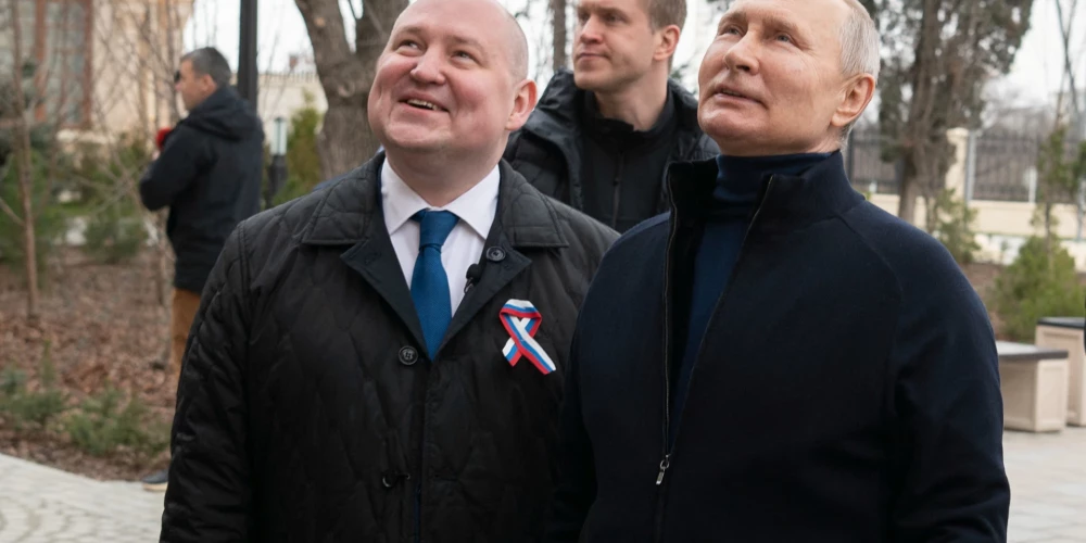 Putins apmeklējis okupēto Mariupoli un Krimu