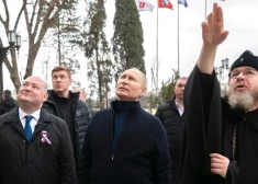 Putina vizīte Mariupolē: kas patiesībā slēpjas aiz "izrādes" Krievijas sagrautajā pilsētā?