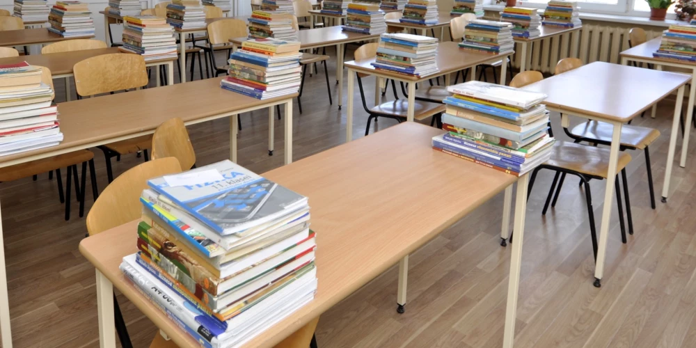 Rīgas vidusskolas šogad skolēnus uzņems, vērtējot centralizēto eksāmenu rezultātus