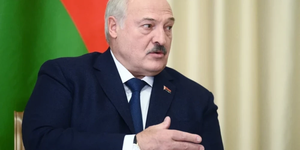 Lukašenko: atrasti "teroraktiem" paredzēti ieroči