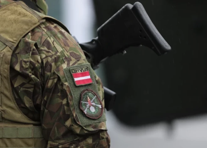 Один из отстраненных от должности по делу об армейской закупке - глава закупочной комиссии Эзериньш