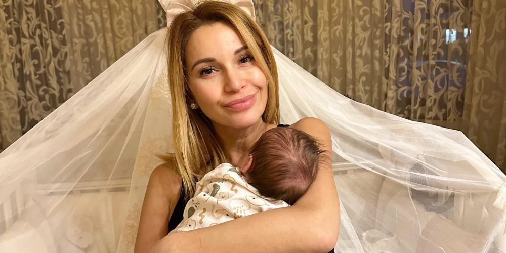 "Я заложник своей болезни": Ольга Орлова отказалась кормить грудью новорожденную дочь