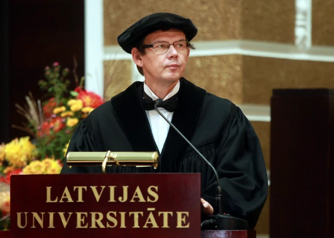 LU profesoru vaino plaģiātismā, vēsta žurnāls "Ir"