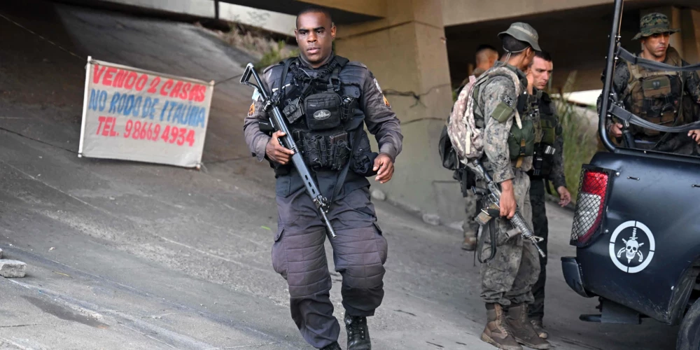 Brazīlijas policisti ieņem pozīcijas