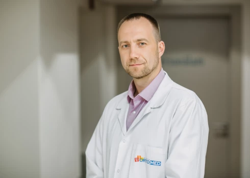 Mugurkaulāja ķirurgs un traumatologs ortopēds Dr. Kalvis Briuks.