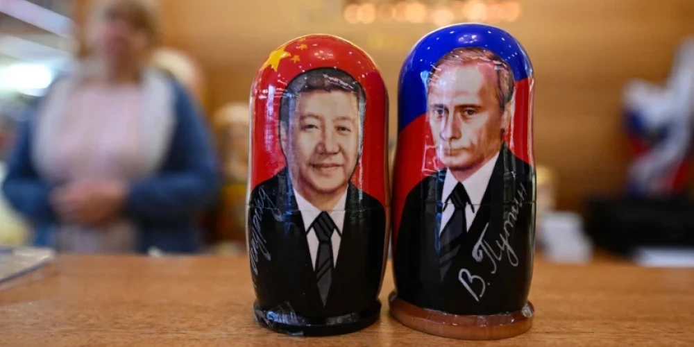 Pentagona vadītājs: Sji un Putina tikšanās kļuvusi par "trauksmes signālu"