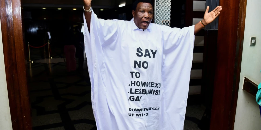 Ugandā visus gejus un lesbietes grib ieslodzīt cietumā