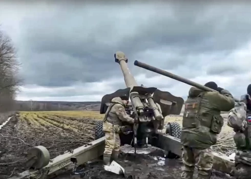 Britu izlūki: pēc nepārliecinoša uzbrukuma mēģinājuma Krievija Ukrainā atgriežas pie aizsardzības plāna
